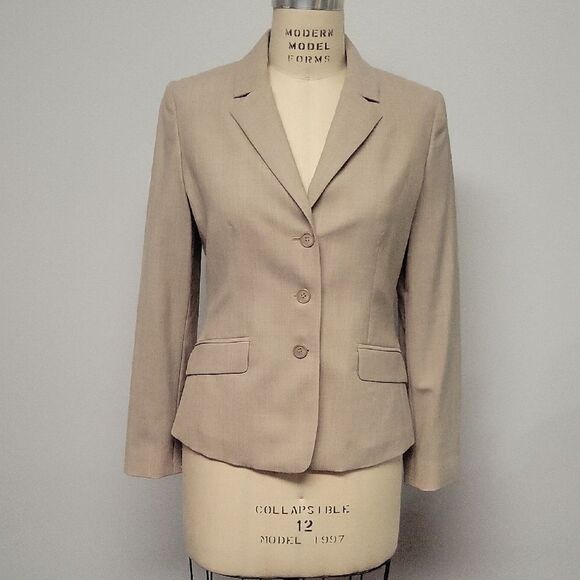 Petite Sophisticate Classic Vintage Beige Blazer, 96% Wool, Size 8 - Picture 1 of 5